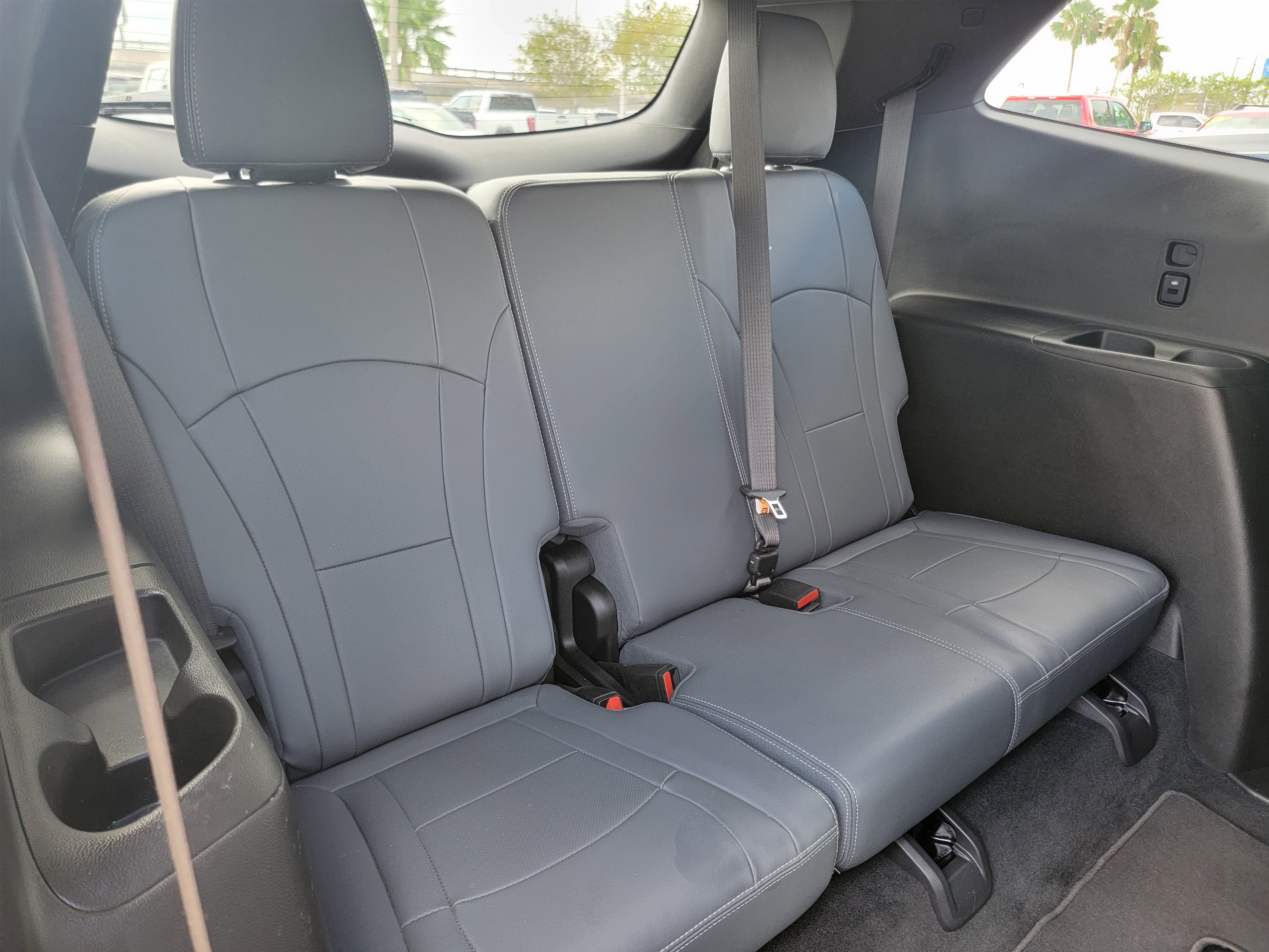 Used 2023 Buick Enclave Essence image 13