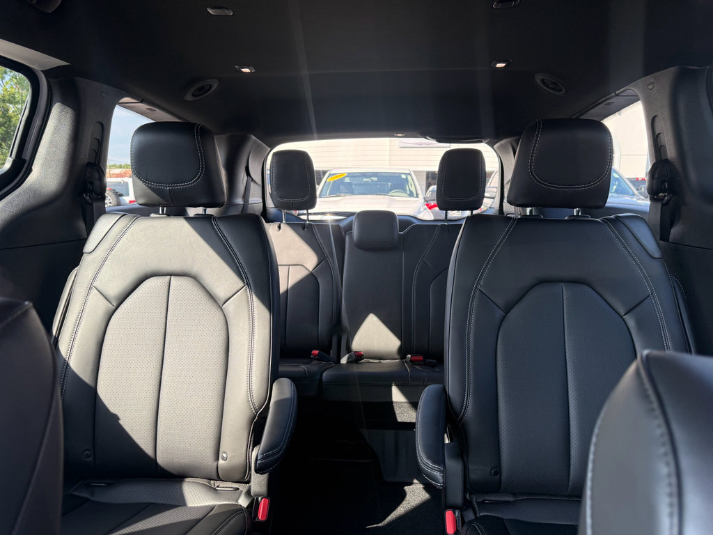 New 2026 Chrysler Pacifica Select image 19