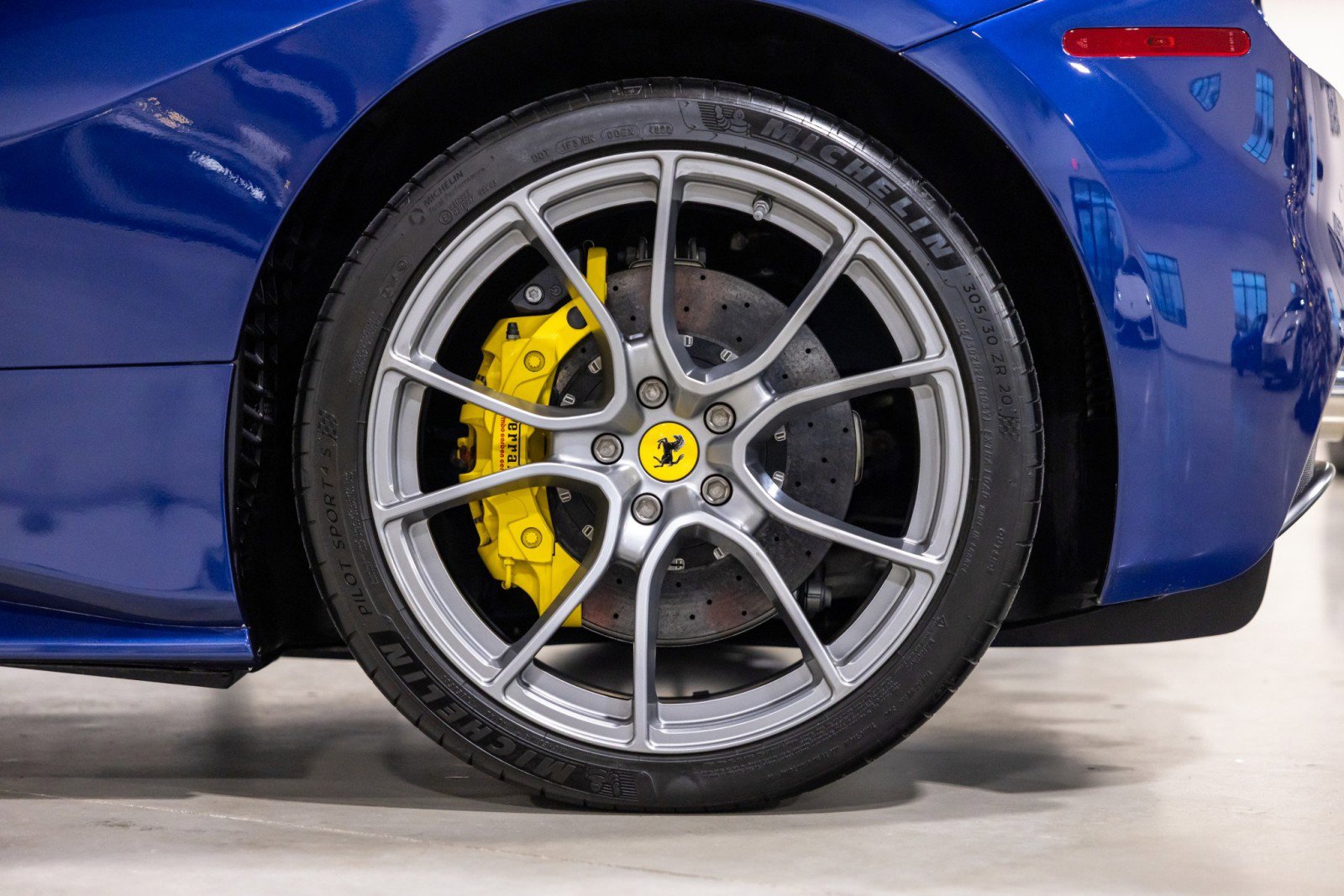 Used 2019 Ferrari 488 Spider image 20