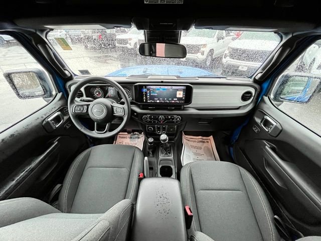 Used 2025 Jeep Wrangler Sport S image 21