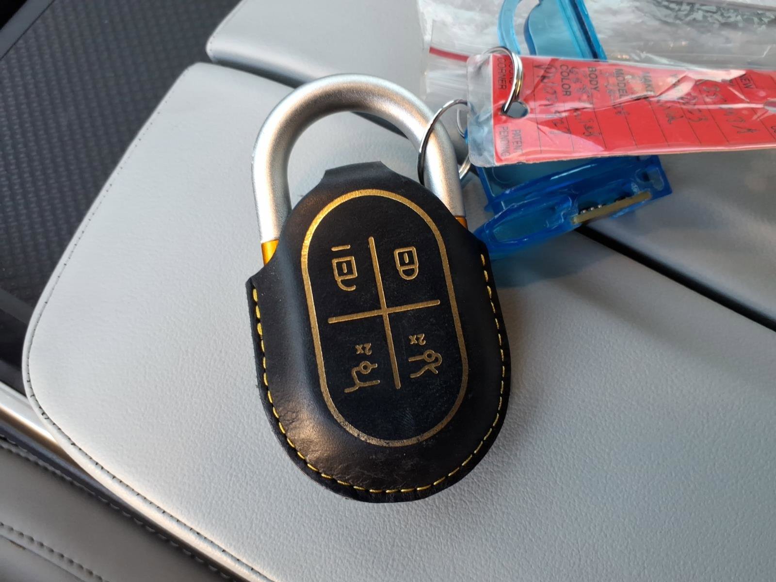 Used 2023 Rivian R1S Adventure image 22