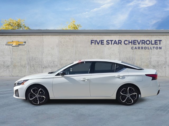 Used 2025 Nissan Altima 2.5 SR FWD image 5
