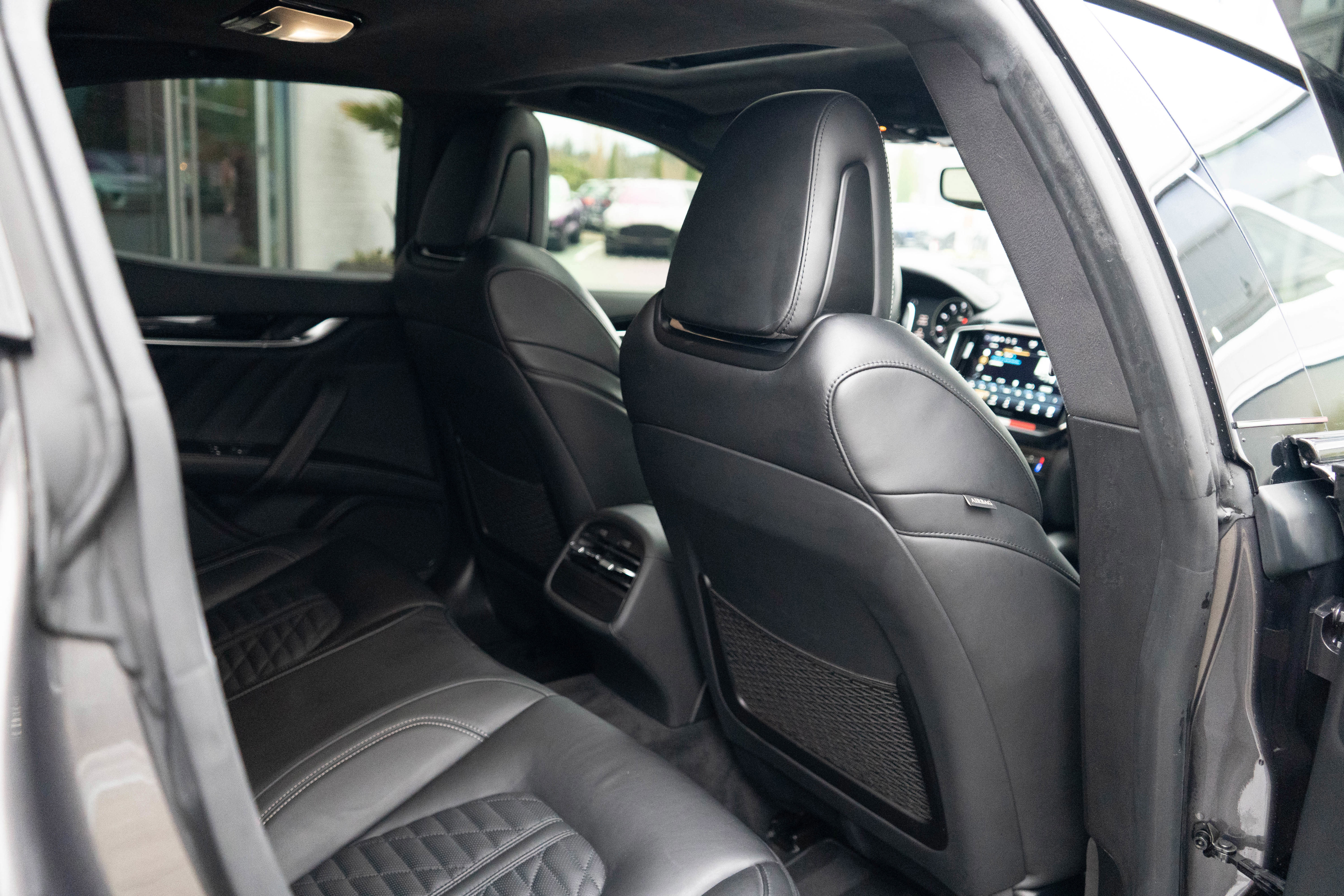 Used 2022 Maserati Ghibli Trofeo image 31