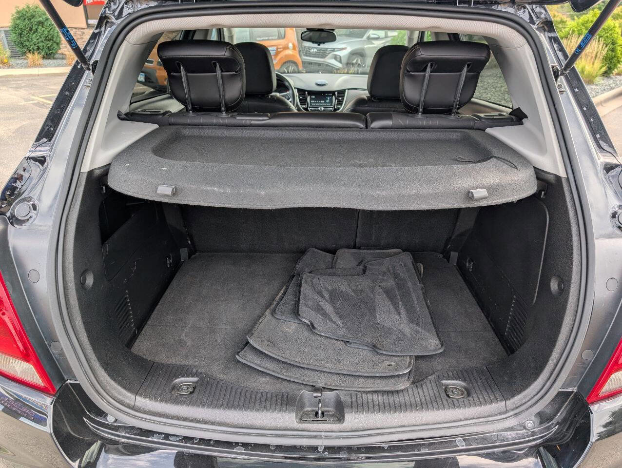 Used 2017 Chevrolet Trax LT w/ LT Convenience Package image 13