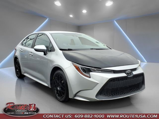 Used 2020 Toyota Corolla LE FWD image 1
