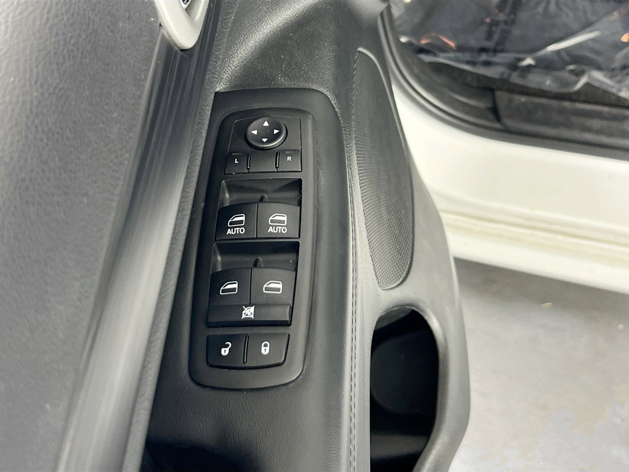 Used 2022 Jeep Grand Cherokee Laredo X image 18