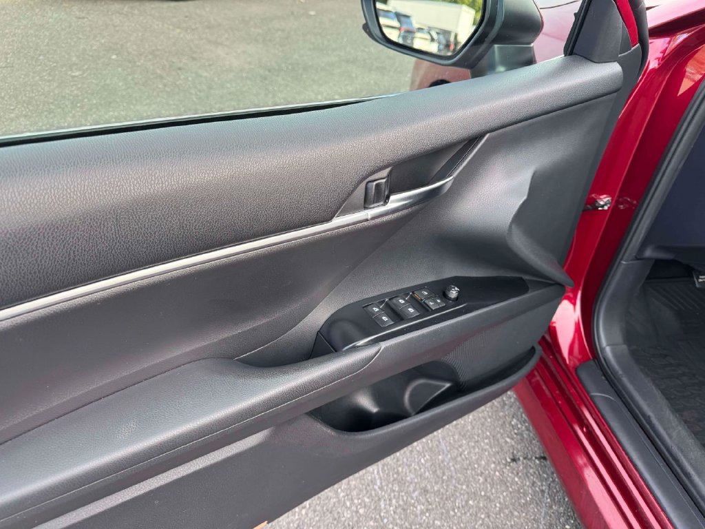 Used 2019 Toyota Camry LE FWD image 17