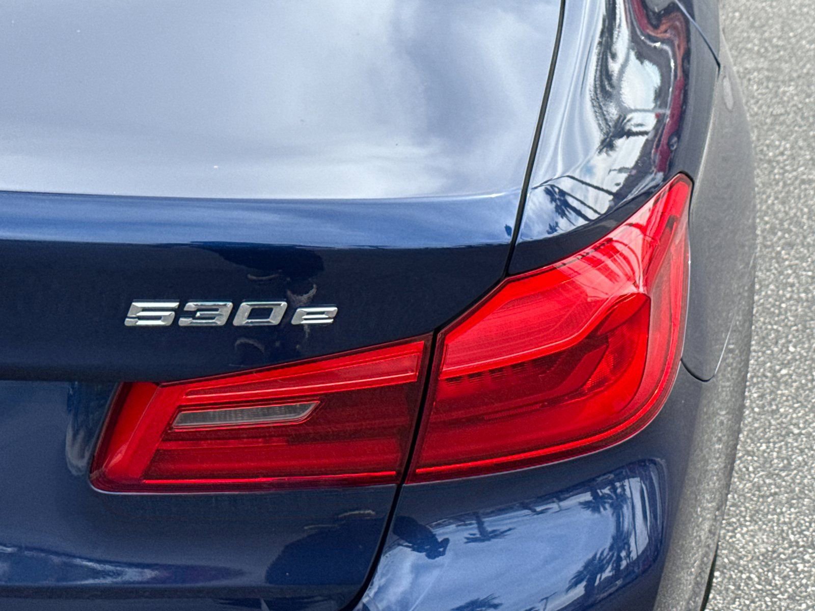 Used 2020 BMW 530e w/ Premium Package image 25