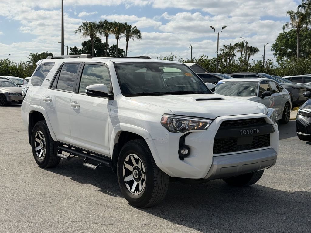 Used 2024 Toyota 4Runner TRD Off-Road Premium w/ Moonroof Package AWD/4WD image 2