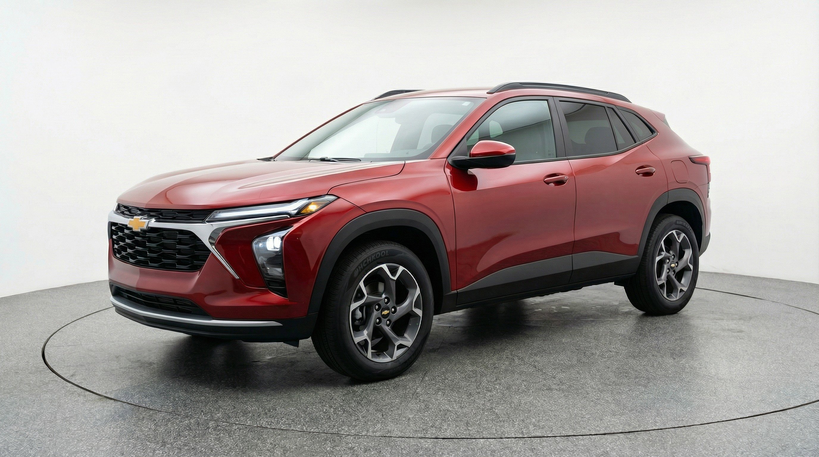 Used 2025 Chevrolet Trax LT FWD image 3