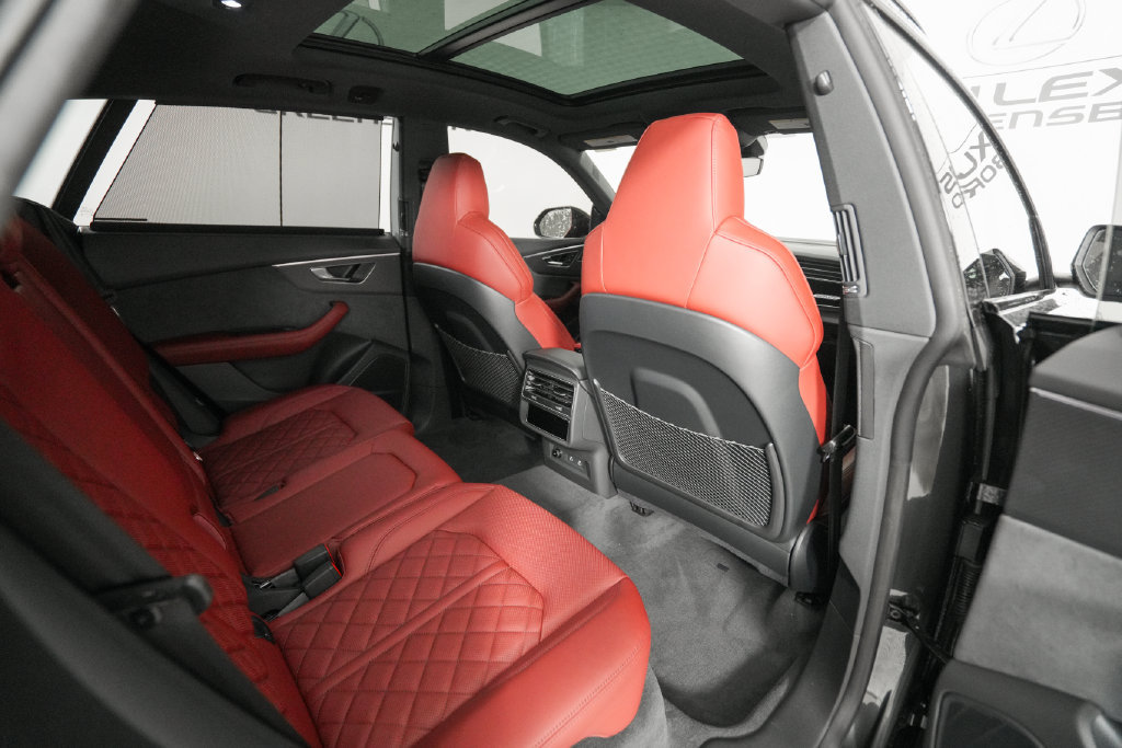 Used 2024 Audi SQ8 Prestige AWD/4WD image 18