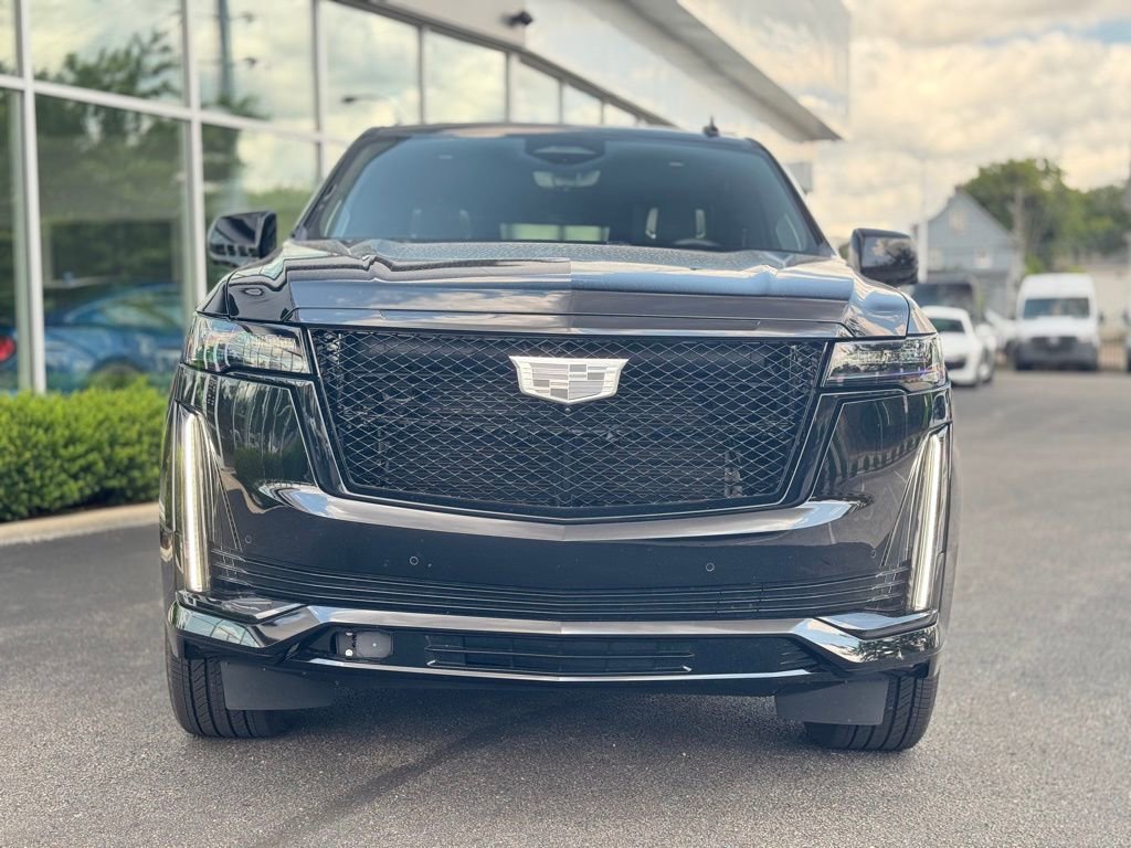 Used 2024 Cadillac Escalade ESV Sport Platinum w/ LPO, ONYX Package image 7