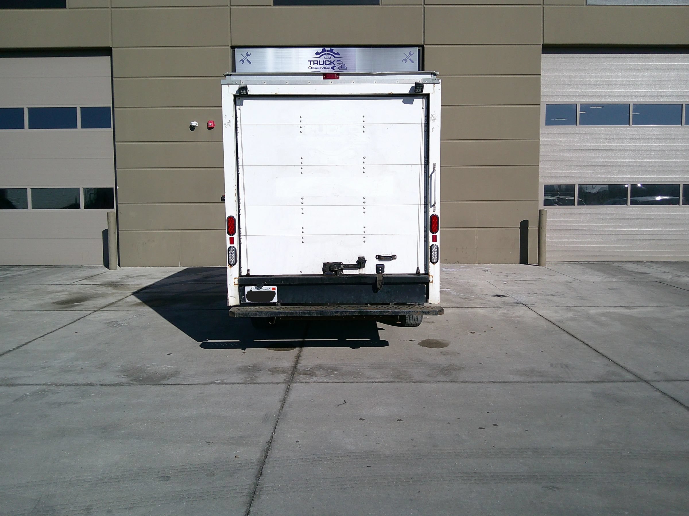 Used 2015 Ford E-350 and Econoline 350 Super Duty RWD image 4