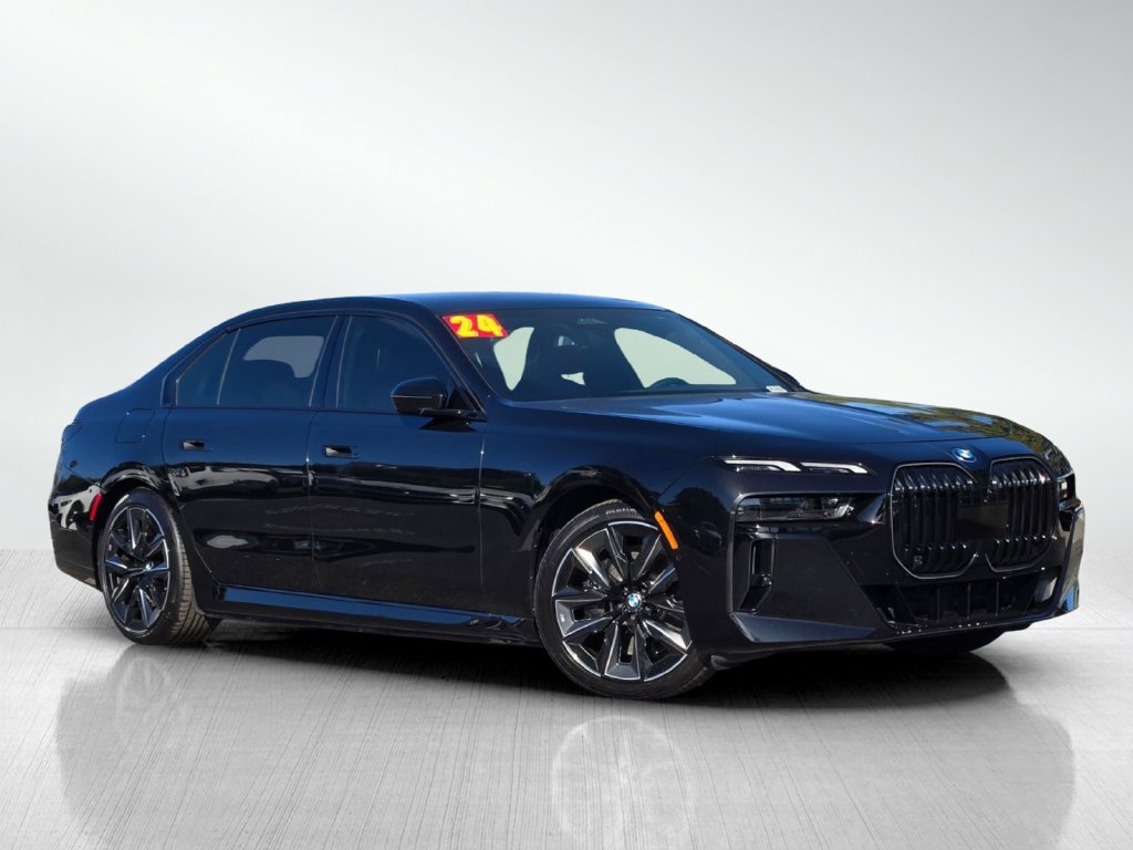 Used 2024 BMW i7 xDrive60 w/ Premium Package 2