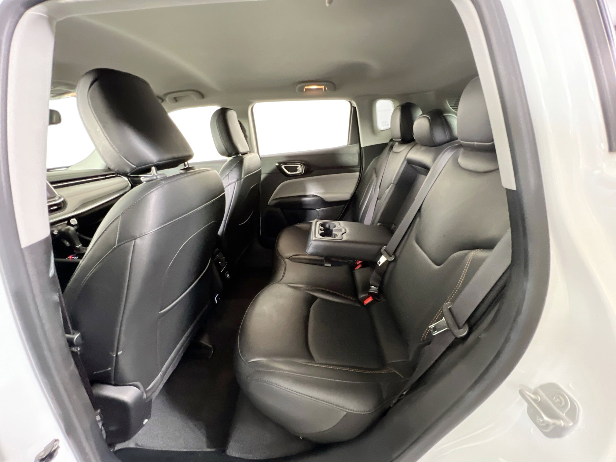 Used 2022 Jeep Compass Limited image 22