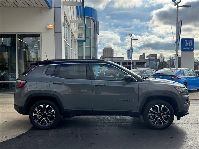 Used 2022 Jeep Compass Limited image 2