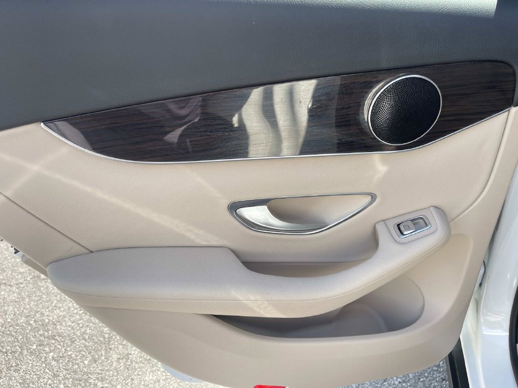 Used 2020 Mercedes-Benz GLC 300 image 20