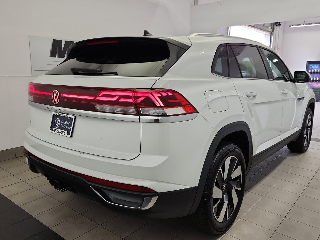 Certified 2025 Volkswagen Atlas Cross Sport SE FWD image 4