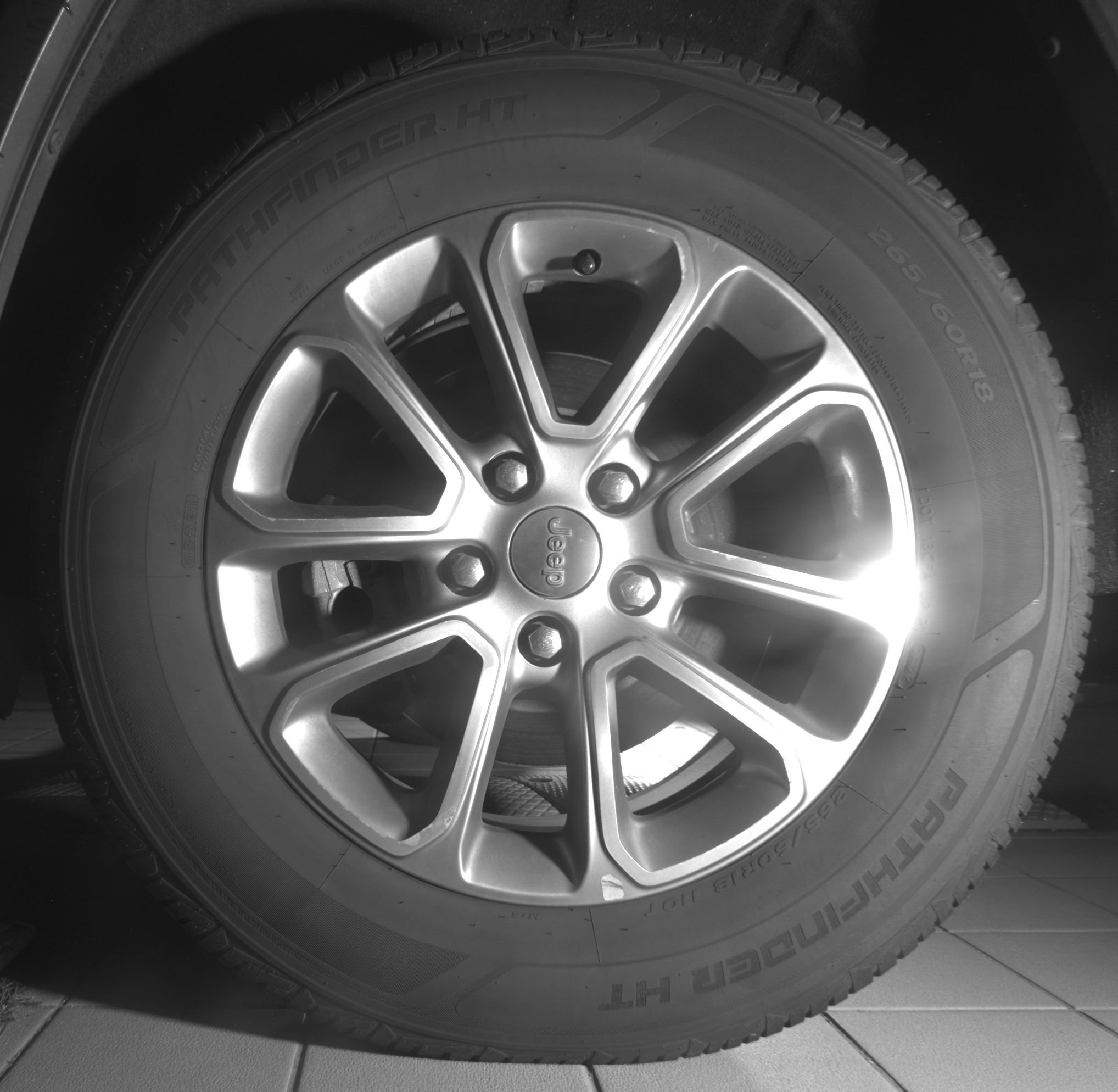 Used 2016 Jeep Grand Cherokee Limited AWD/4WD image 31