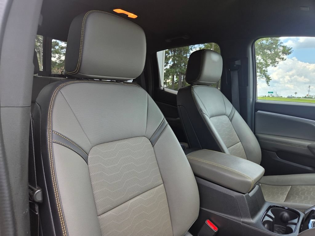 Used 2023 Chevrolet Colorado ZR2 w/ ZR2 Convenience Package III AWD/4WD image 29