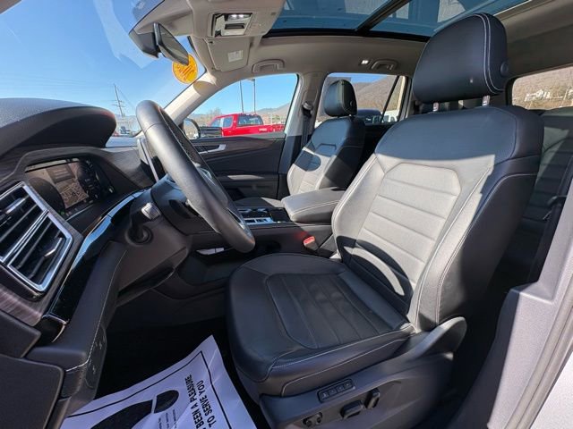 Used 2025 Volkswagen Atlas SEL image 29