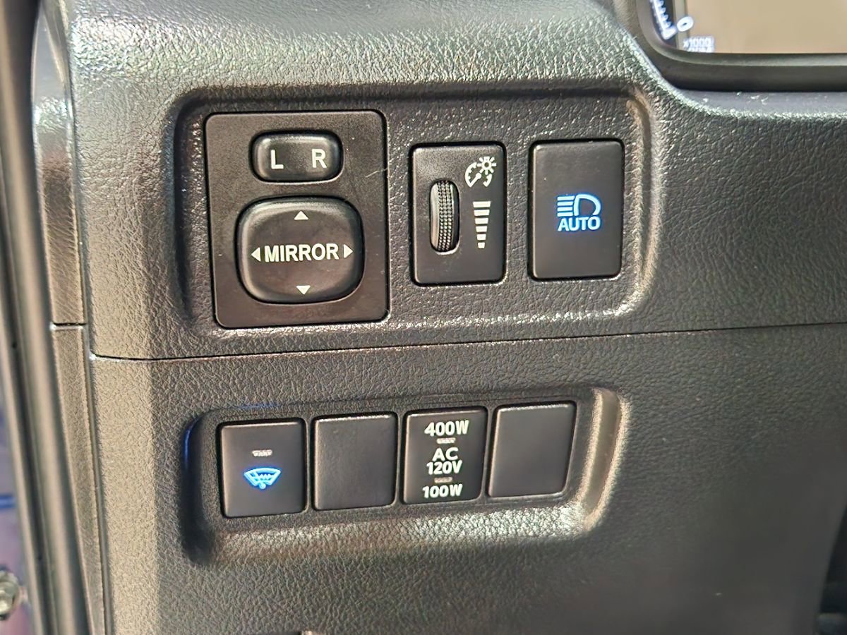 Used 2021 Toyota 4Runner SR5 Premium w/ Moonroof Package RWD image 43