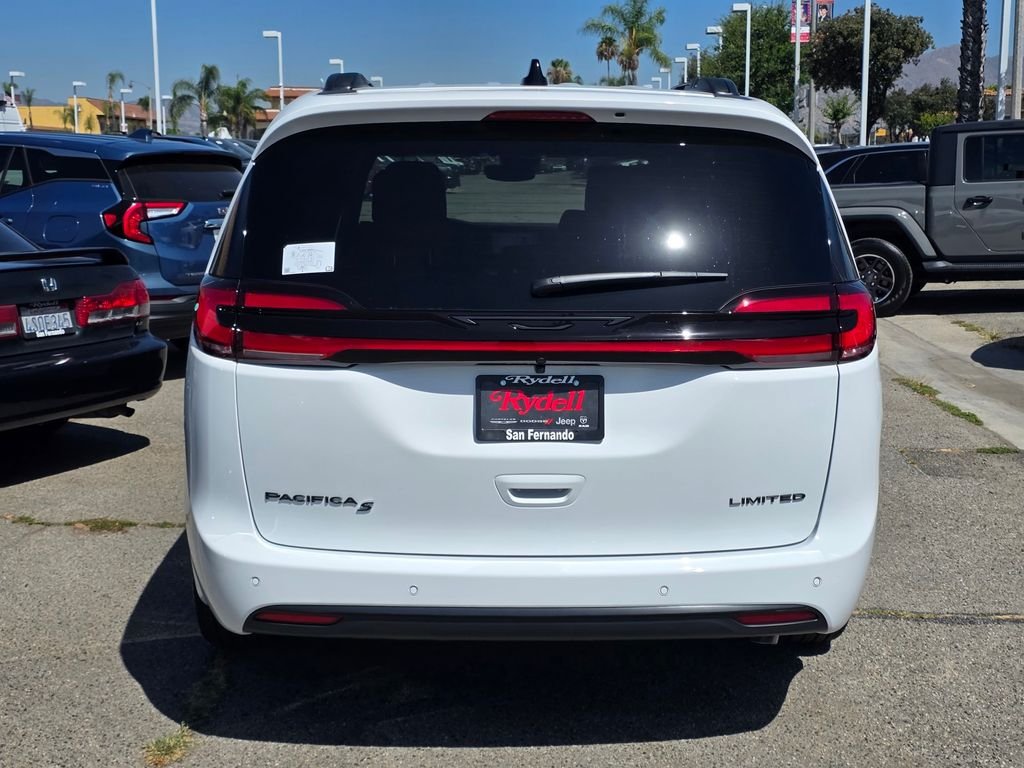 New 2027 Chrysler Pacifica Limited w/ Family Tech Group FWD image 5