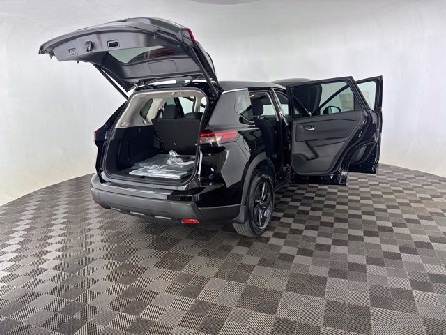 New 2026 Nissan Rogue SV AWD/4WD image 14