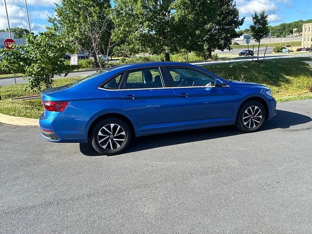 Used 2022 Volkswagen Jetta S FWD image 6