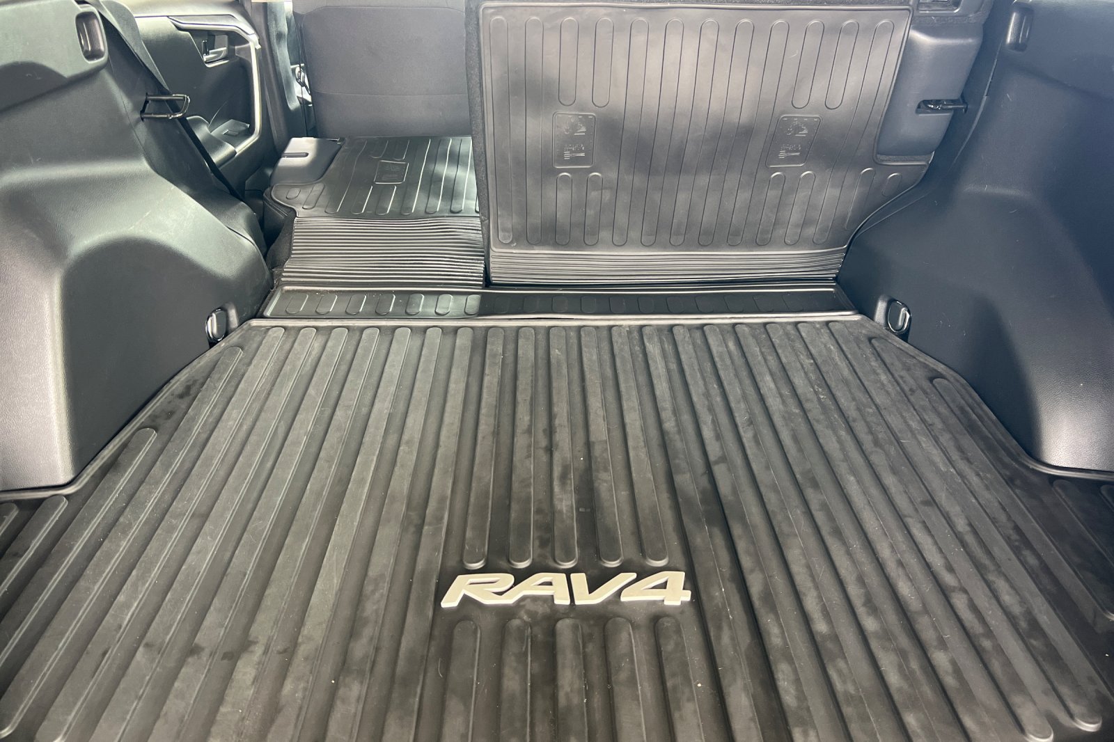Certified 2022 Toyota RAV4 XLE AWD/4WD image 12