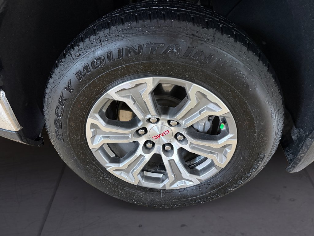 Used 2025 GMC Sierra 1500 SLT AWD/4WD image 9