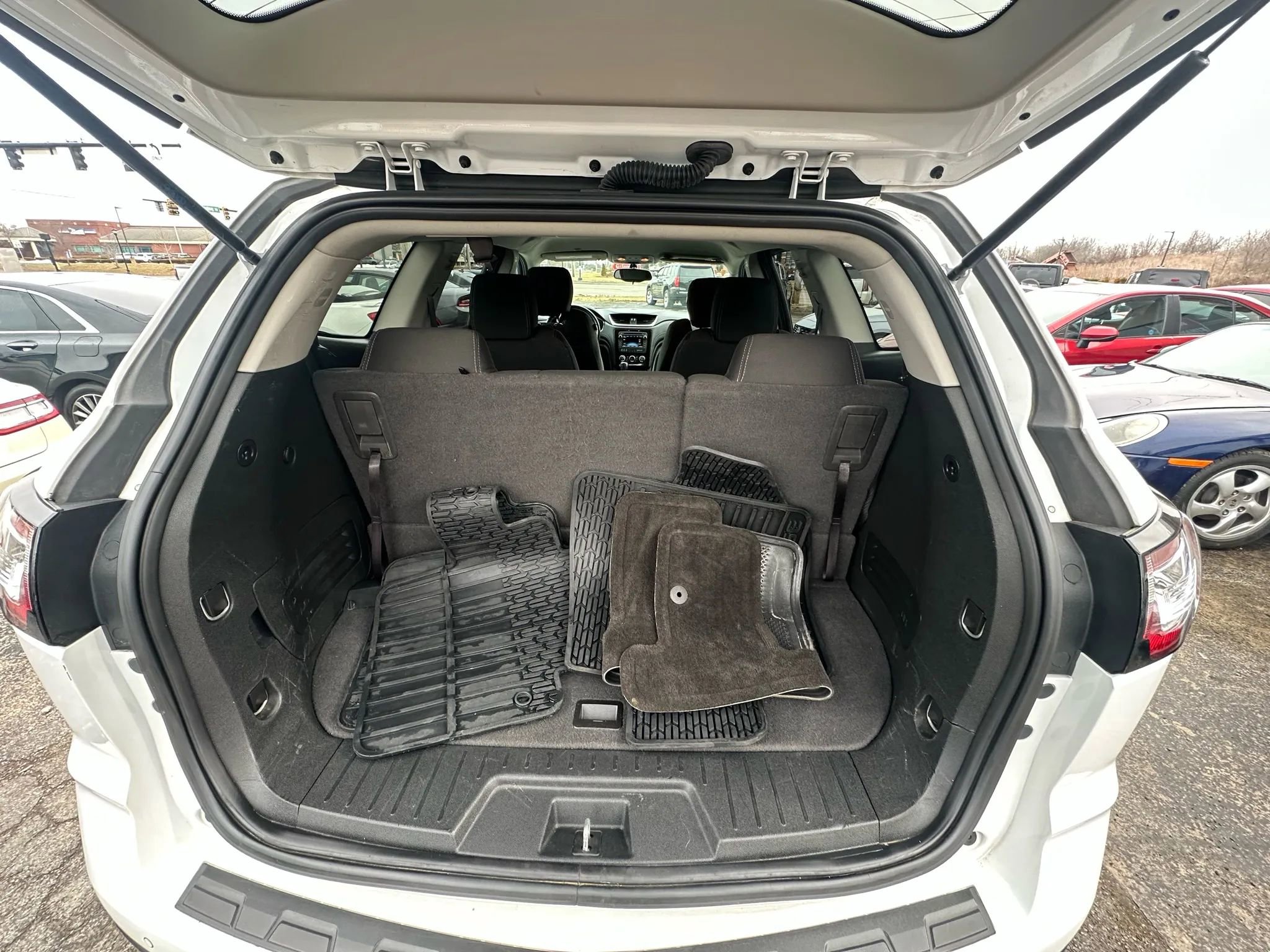 Used 2017 Chevrolet Traverse LT w/ Style and Technology Package image 26