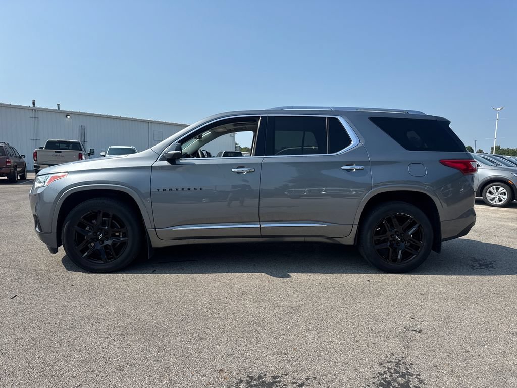 Used 2021 Chevrolet Traverse Premier FWD image 3