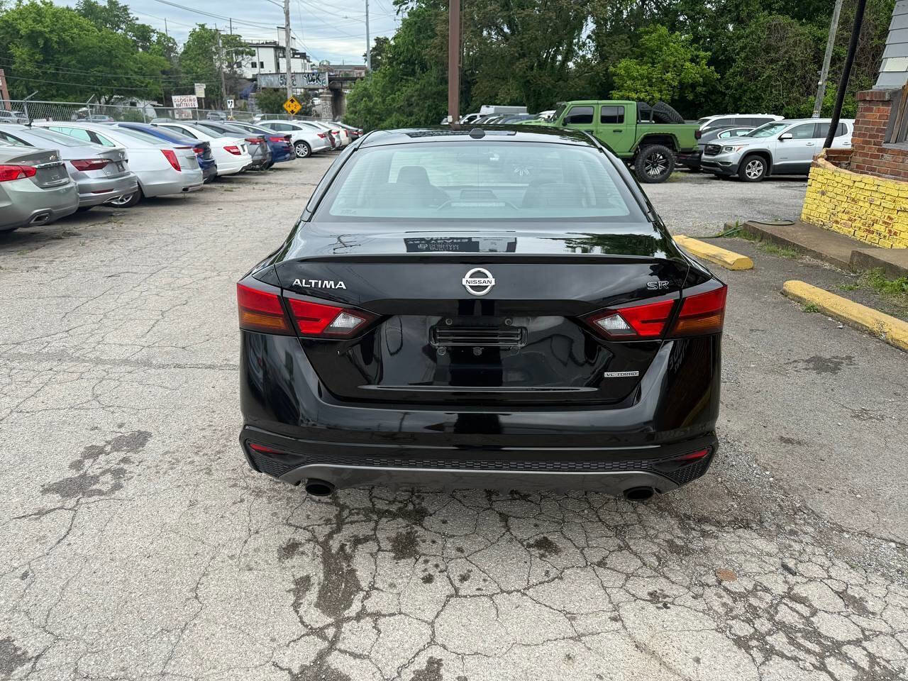 Used 2019 Nissan Altima 2.0 SR FWD image 4