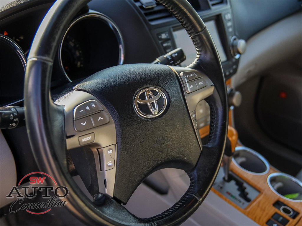 Used 2010 Toyota Highlander Limited image 32