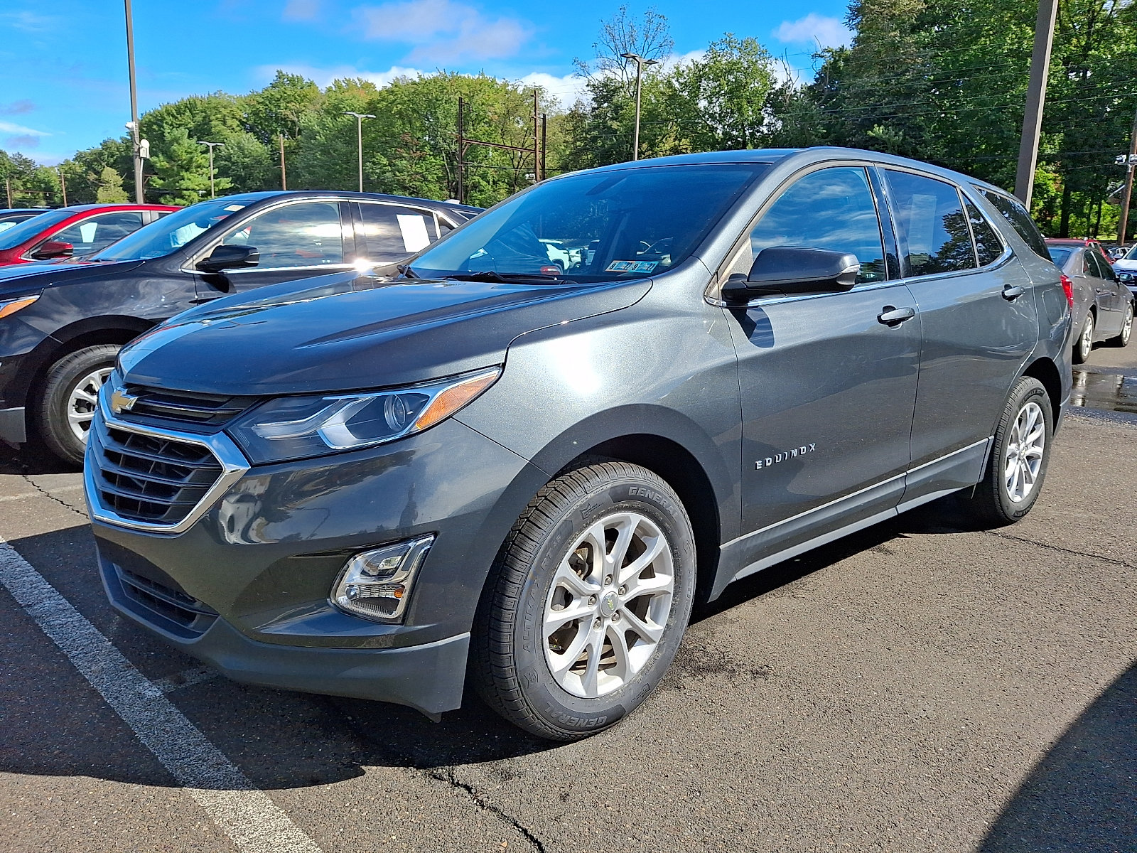 Used 2018 Chevrolet Equinox LT FWD image 2