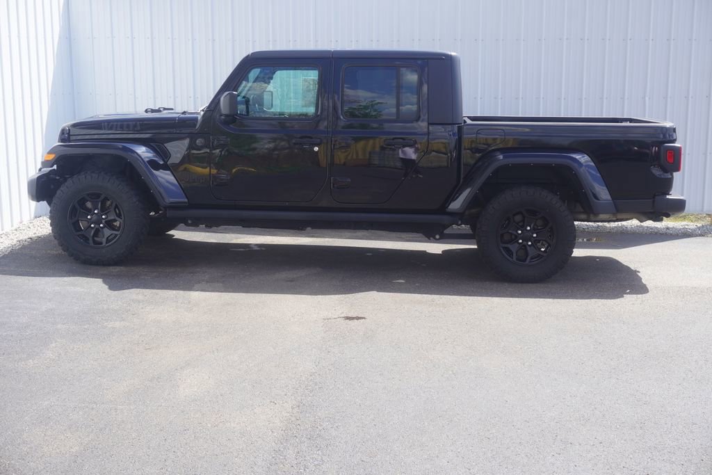 Used 2022 Jeep Gladiator Willys AWD/4WD image 3