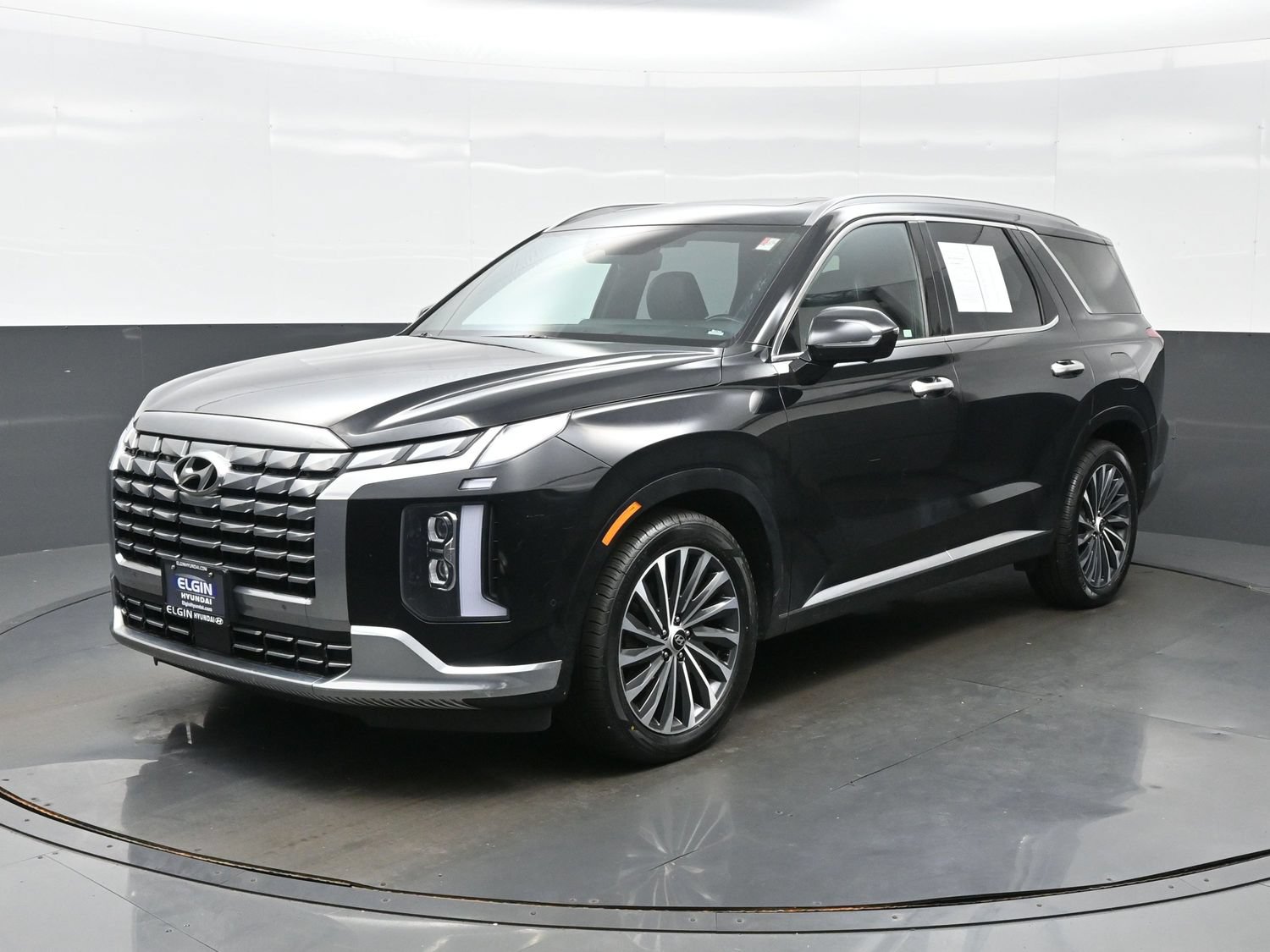 Certified 2023 Hyundai Palisade Calligraphy w/ Cargo Package AWD/4WD image 2