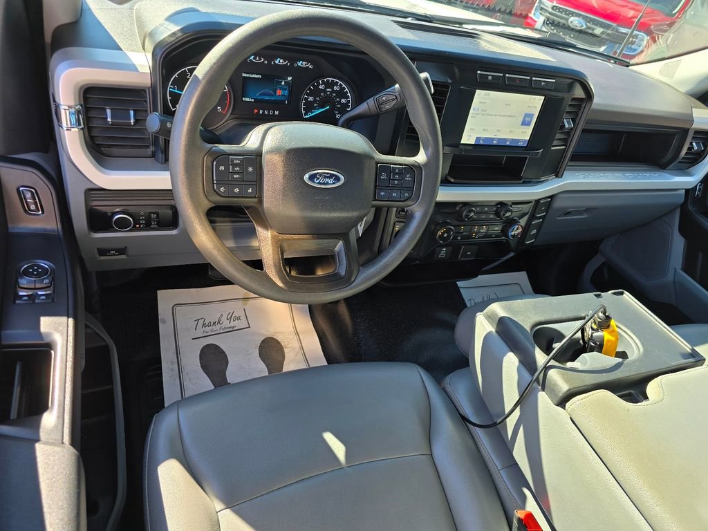 Used 2024 Ford F550 4x4 Regular Cab Super Duty image 3