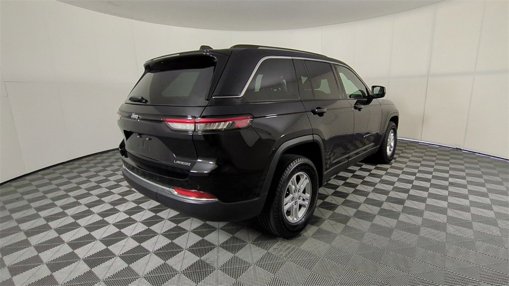 Certified 2023 Jeep Grand Cherokee Laredo image 4