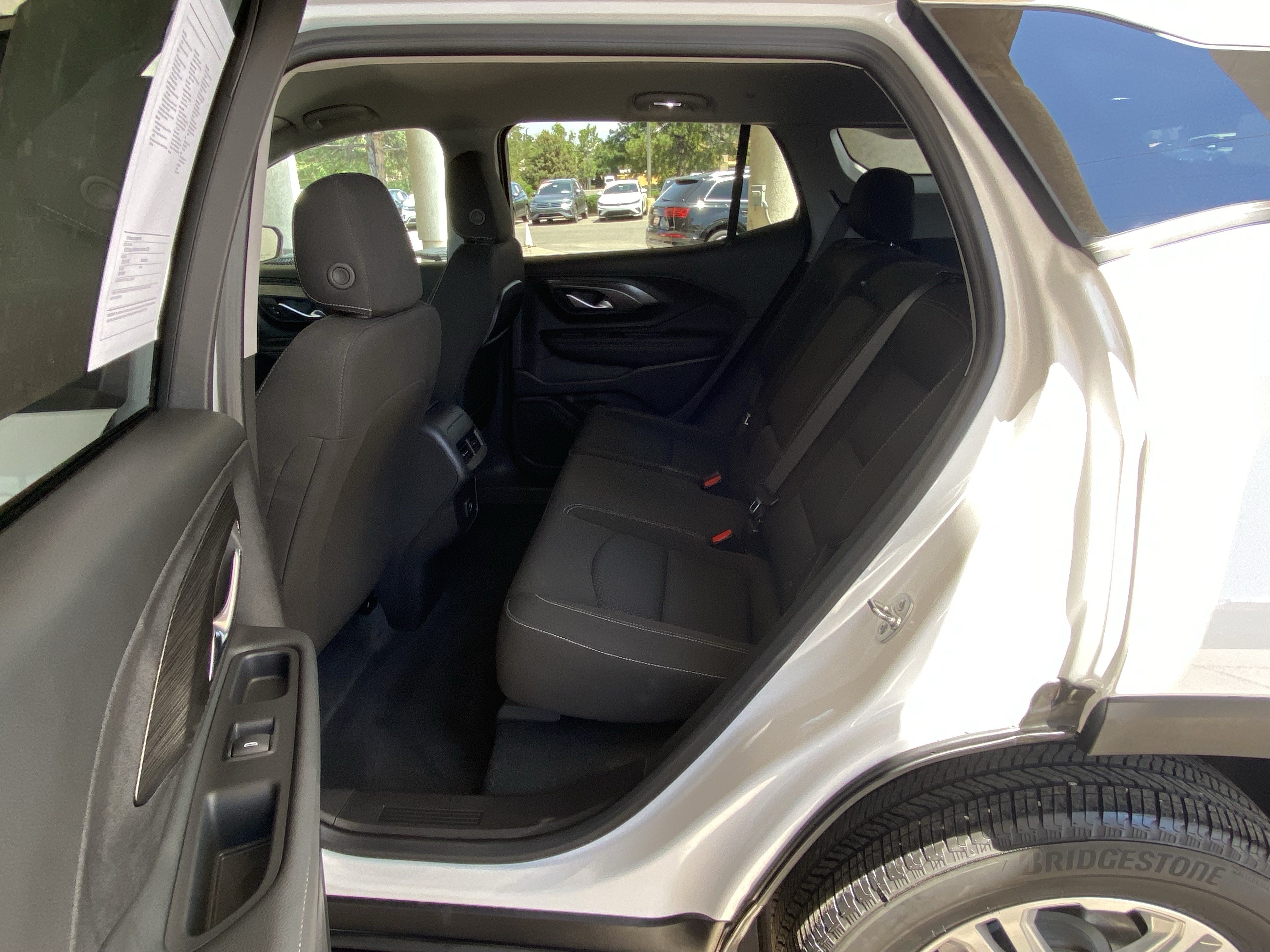 Used 2024 GMC Terrain SLE w/ Driver Convenience Package AWD/4WD image 38