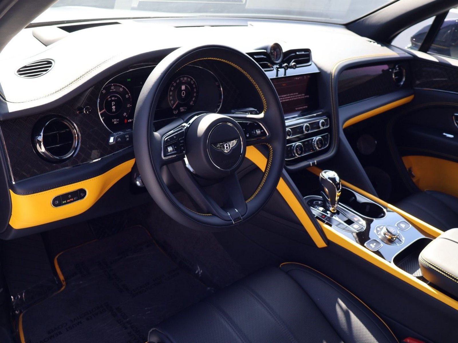 Certified 2025 Bentley Bentayga AWD/4WD image 4