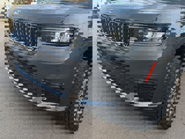 New 2025 Jeep Grand Cherokee L Limited image 11