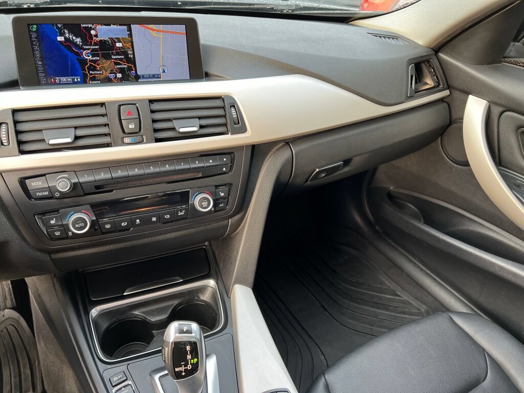 Used 2015 BMW 320i xDrive Sedan AWD/4WD image 23