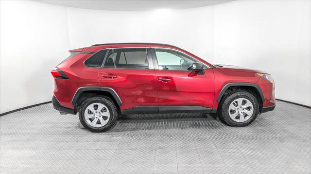 Used 2020 Toyota RAV4 LE FWD image 9