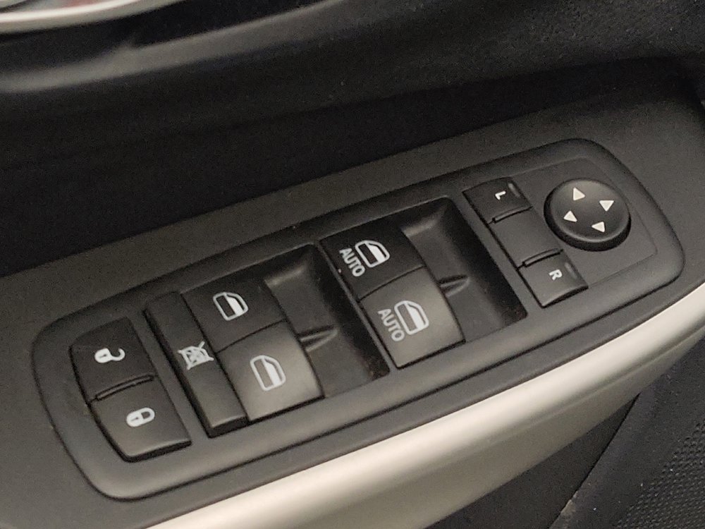 Used 2017 Jeep Cherokee Limited w/ Technology Group image 27