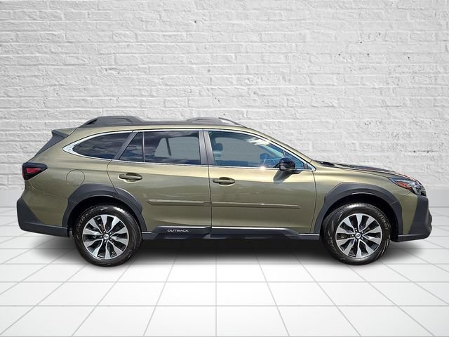 Used 2025 Subaru Outback Limited AWD/4WD image 7
