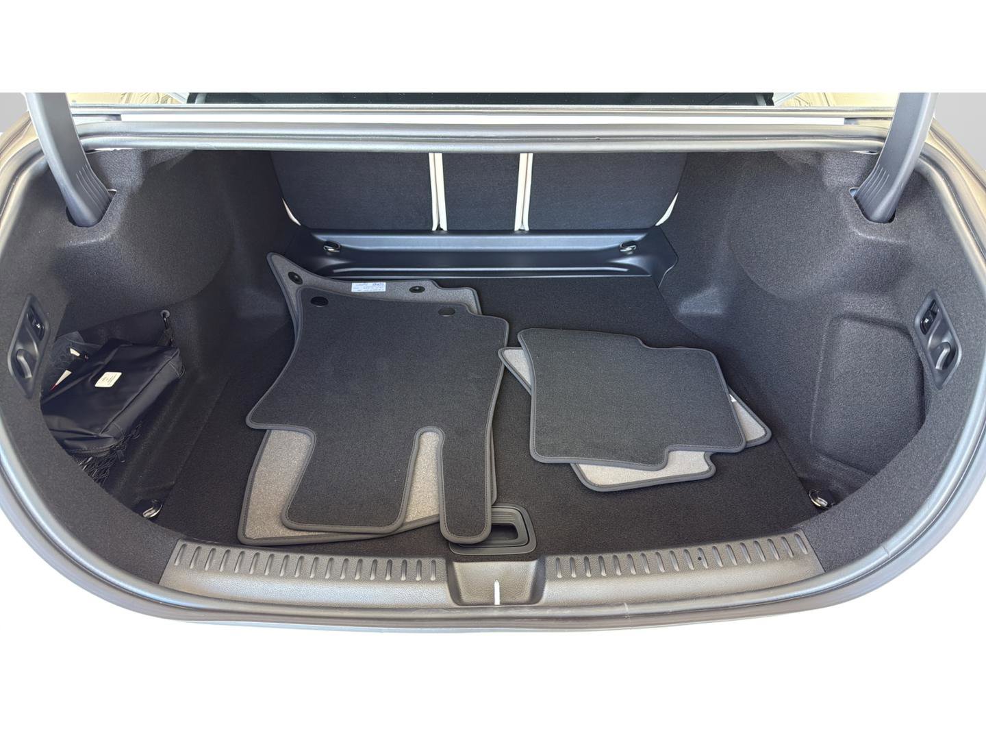 New 2026 Mercedes-Benz E 450 4MATIC Sedan image 16