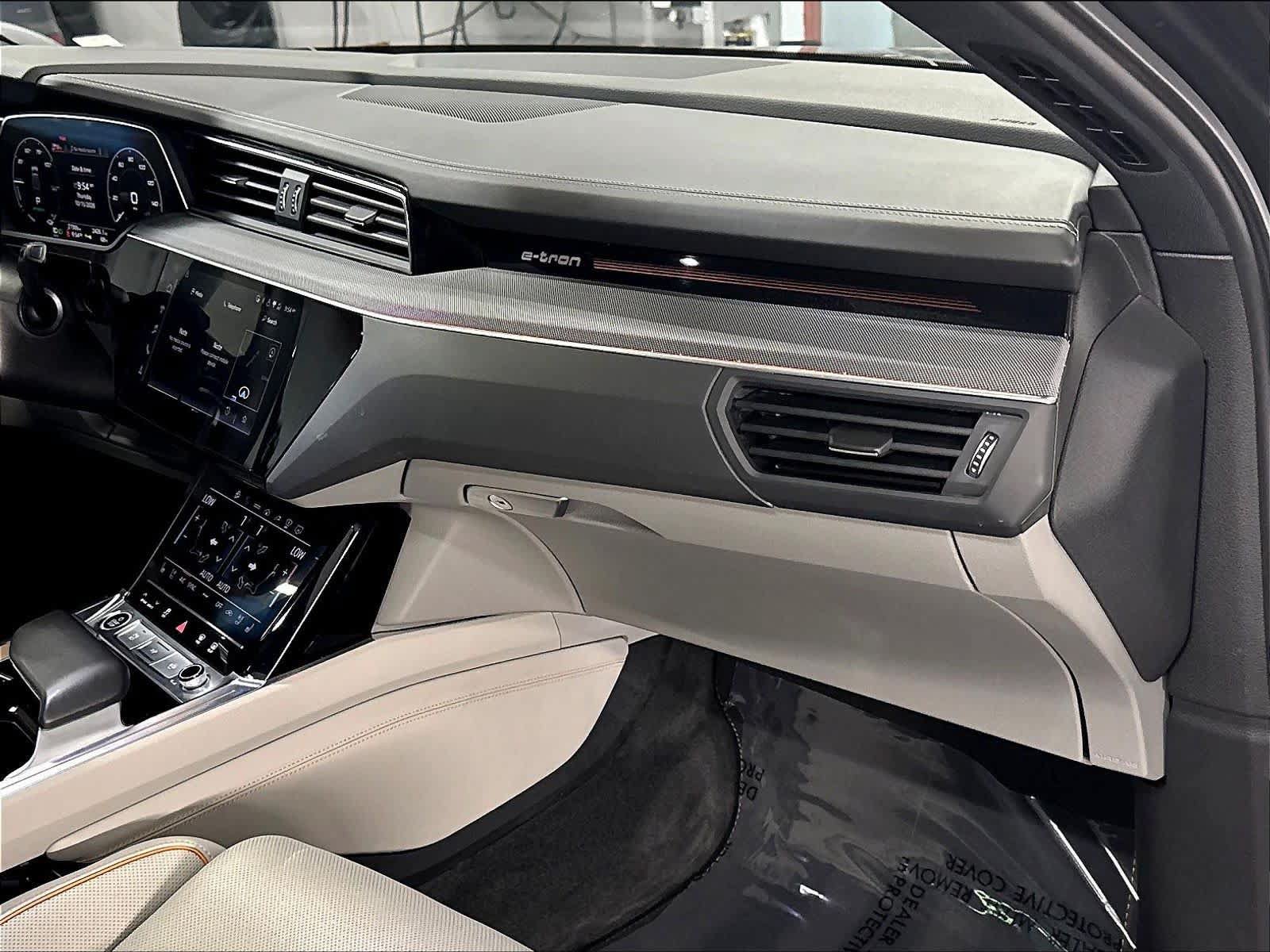 Used 2024 Audi Q8 e-tron Premium Plus AWD/4WD image 18
