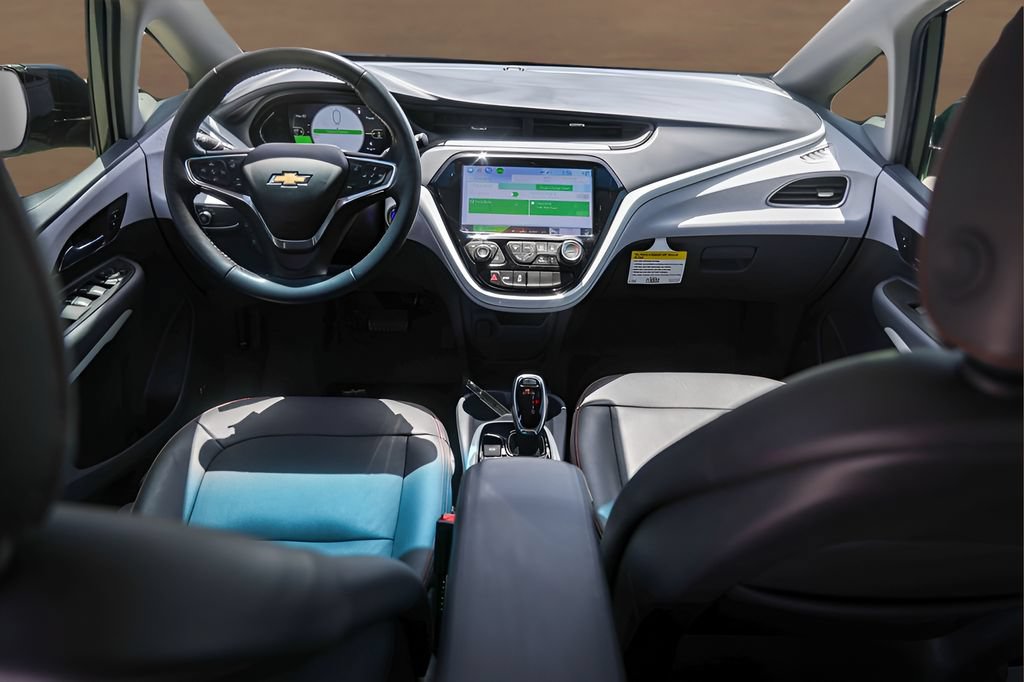 Used 2019 Chevrolet Bolt Premier w/ Infotainment Package FWD image 22